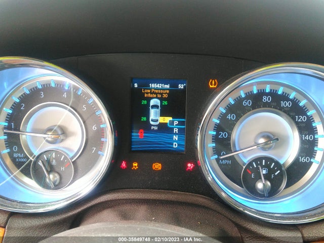 Chrysler 300 300c 2014 2C3CCAET7EH118082 Image 8