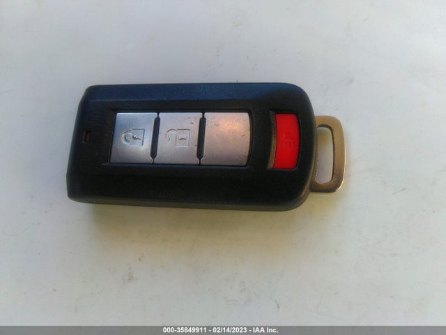 JA4AD3A30EZ019129 Mitsubishi Outlander Se