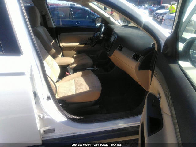 JA4AD3A30EZ019129 Mitsubishi Outlander Se