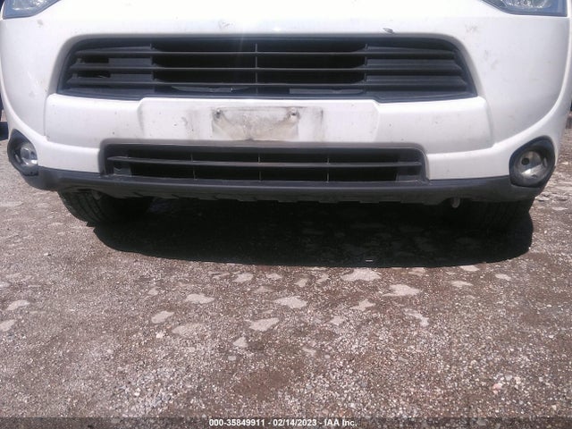 JA4AD3A30EZ019129 Mitsubishi Outlander Se