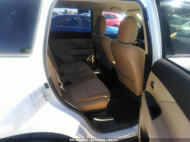JA4AD3A30EZ019129 Mitsubishi Outlander Se