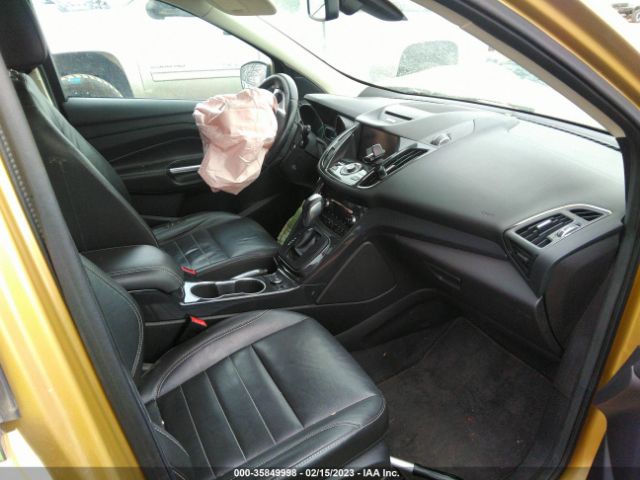 1FMCU0JX7EUB96219 Ford Escape Titanium
