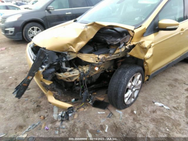 1FMCU0JX7EUB96219 Ford Escape Titanium