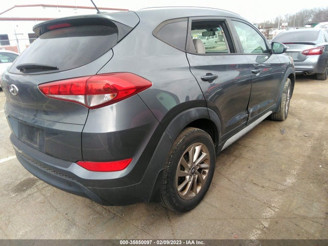 2017 HYUNDAI TUCSON SE VIN: KM8J33A44HU495642