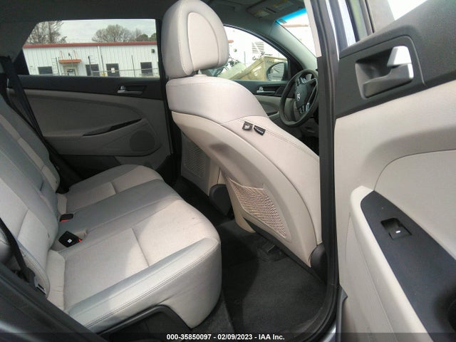 2017 HYUNDAI TUCSON SE VIN: KM8J33A44HU495642