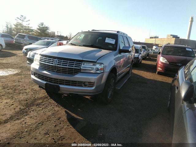 Lincoln Navigator 2011 5LMJJ2J59BEJ05996 Image 2