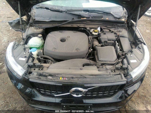 2019 Volvo XC40, VIN: YV4162UM2K2070454