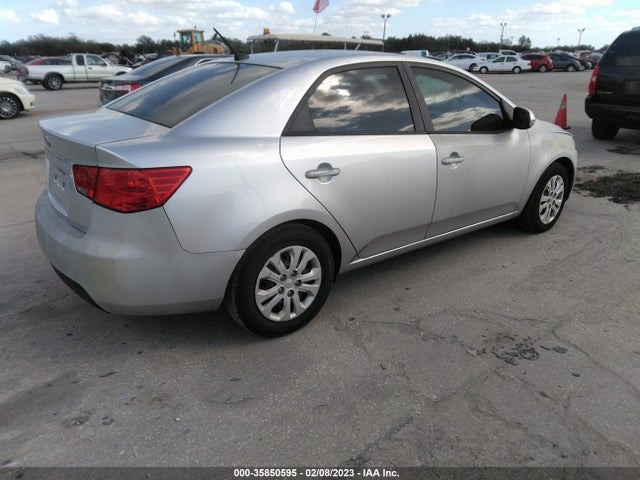 2011 KIA FORTE EX VIN: KNAFU4A28B5886724