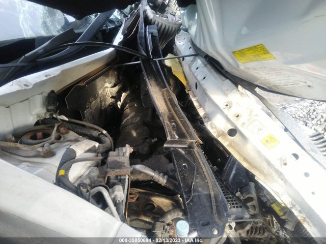 JA4AZ3A32FZ012198 Mitsubishi Outlander Se