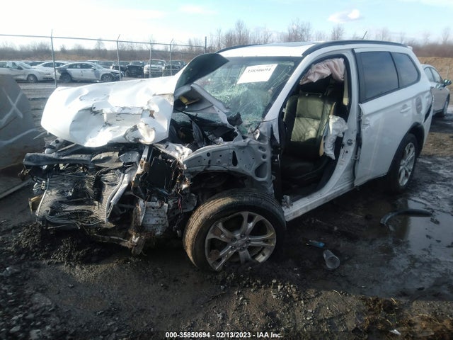 JA4AZ3A32FZ012198 Mitsubishi Outlander Se