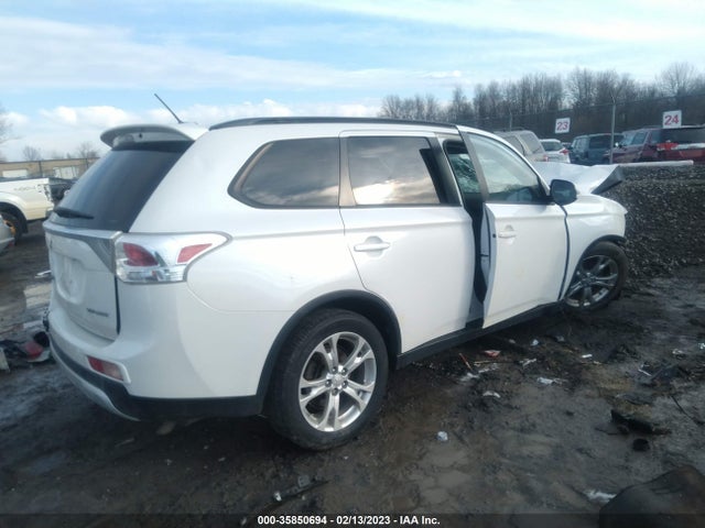 JA4AZ3A32FZ012198 Mitsubishi Outlander Se