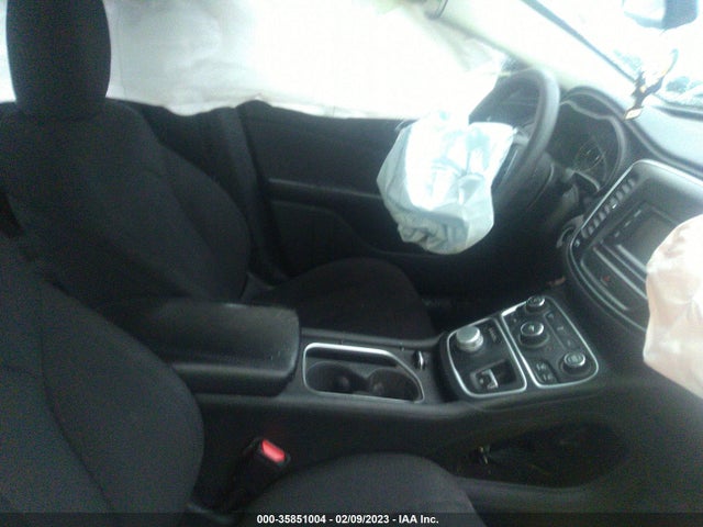 Chrysler 200 Limited 2015 1C3CCCAB3FN682913 Image 5