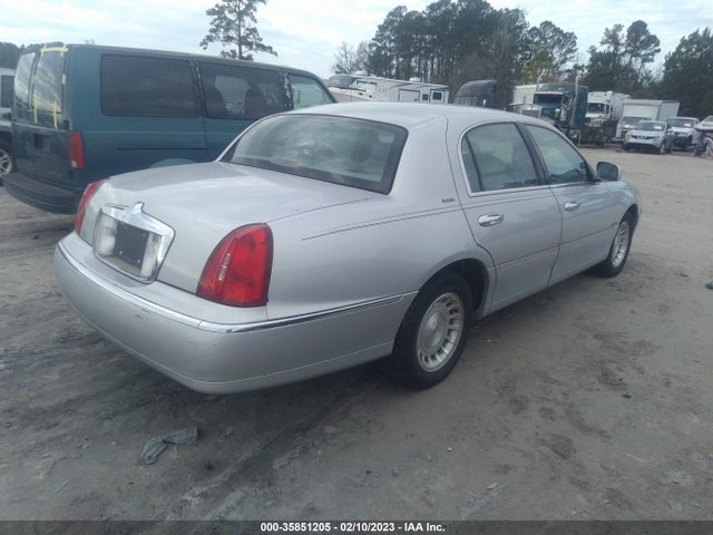 Lincoln Town Car 1999 1LNHM81W2XY669760 Image 5
