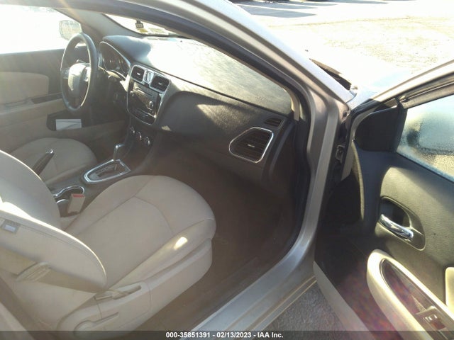 Chrysler 200 LX 2014 1C3CCBAGXEN171977 Image 7