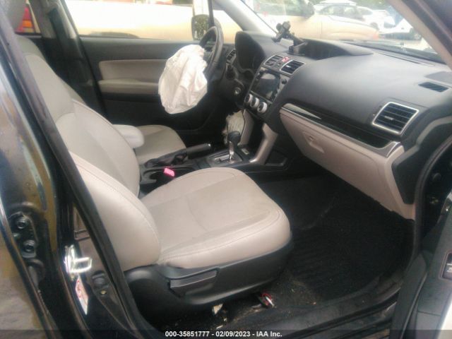 JF2SJAJC5HH556369 Subaru Forester Limited