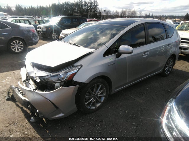 Toyota PRIUS V 2015 JTDZN3EU3FJ035110 Image 2