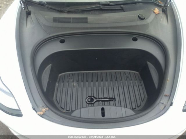 5YJ3E1EB3LF795582 Tesla MODEL 3