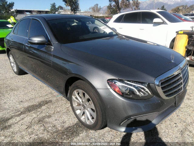 2018 Mercedes-Benz E-Class, VIN: WDDZF4JB3JA437585