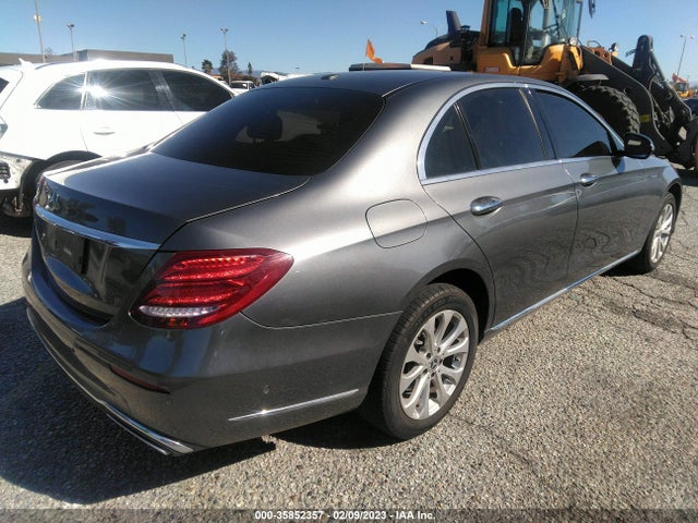 2018 Mercedes-Benz E-Class, VIN: WDDZF4JB3JA437585