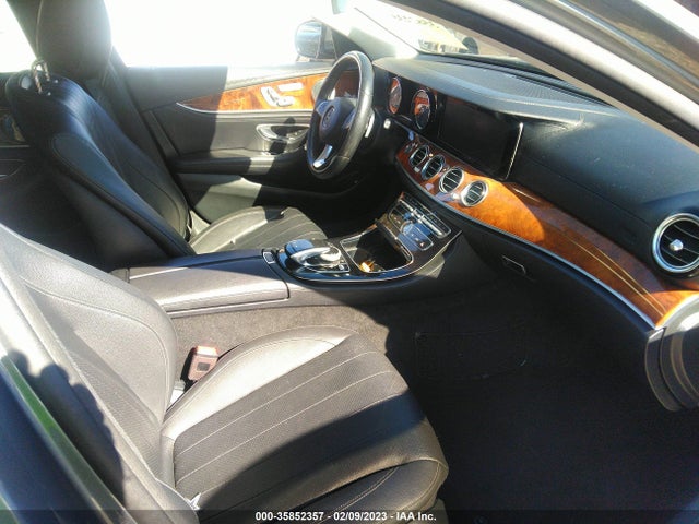 2018 Mercedes-Benz E-Class, VIN: WDDZF4JB3JA437585