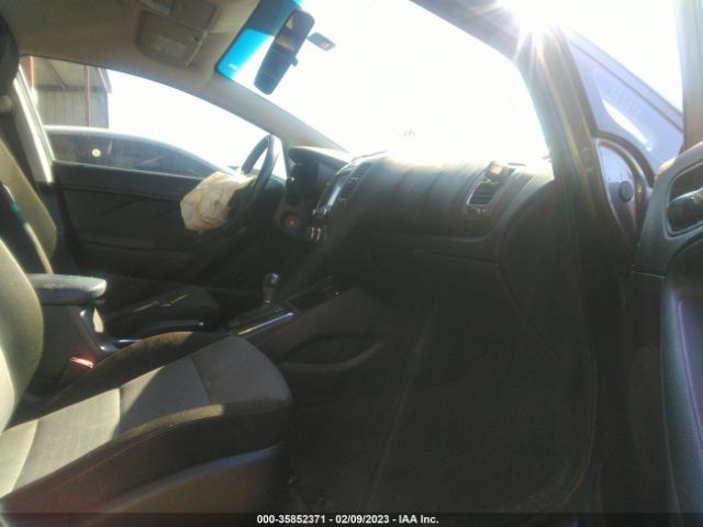 3KPFL4A73JE242486 KIA FORTE S