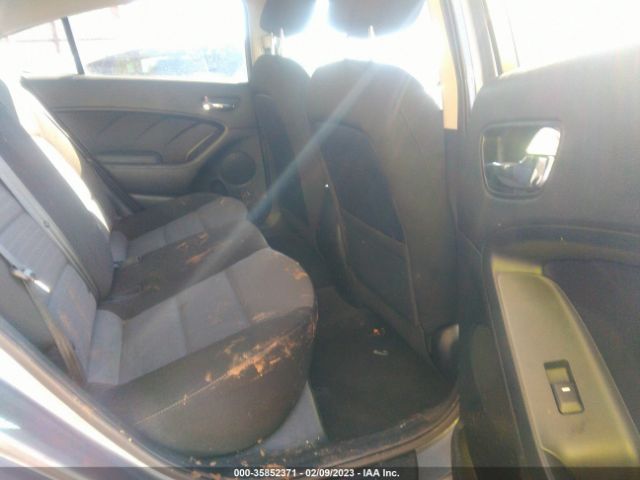 3KPFL4A73JE242486 KIA FORTE S