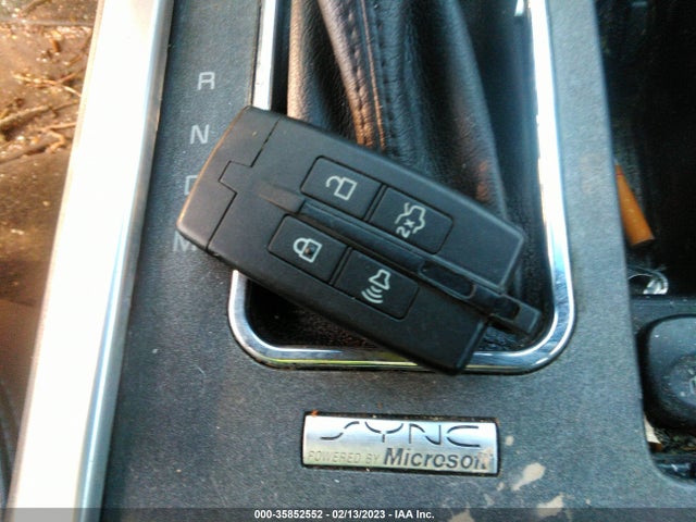 Lincoln MKS 2010 1LNHL9DR5AG608947 Image 3