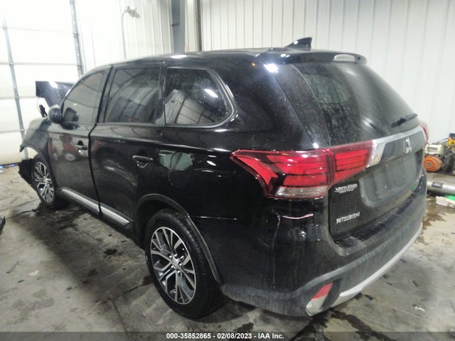 JA4AZ2A3XHZ053790 Mitsubishi Outlander Es