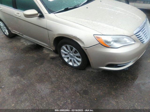 Chrysler 200 Touring 2014 1C3CCBBB0EN127568 Image 6