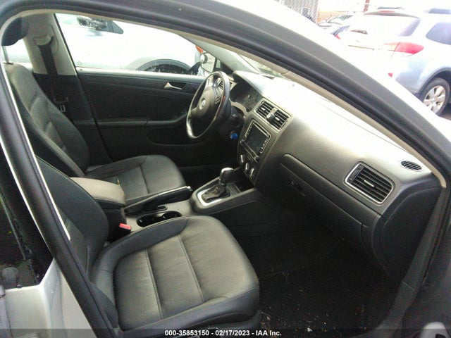 2011 VOLKSWAGEN JETTA SEDAN SE W VIN: 3VWDZ7AJ3BM320143
