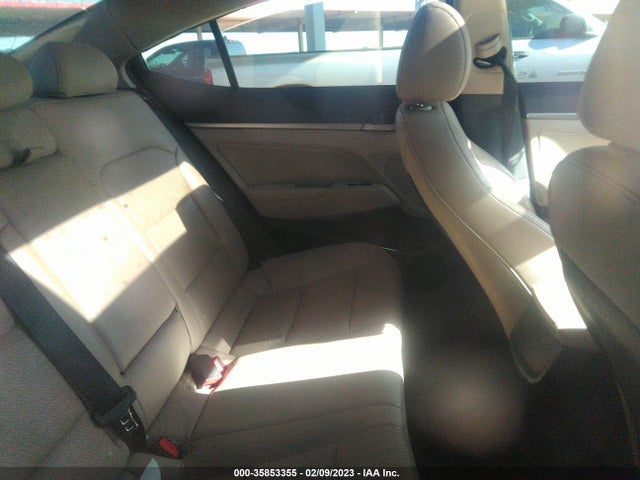 2017 HYUNDAI ELANTRA LIMITED VIN: 5NPD84LF1HH080814