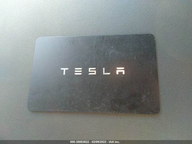 2022 Tesla Model Y, VIN: 7SAYGDEF1NF558602