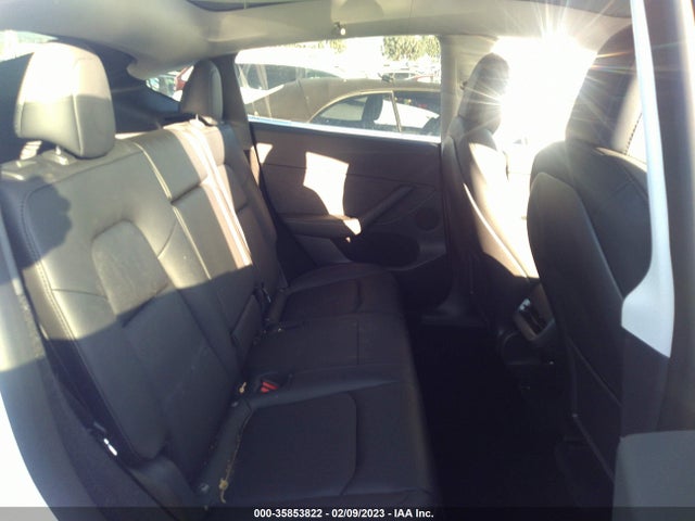 2022 Tesla Model Y, VIN: 7SAYGDEF1NF558602