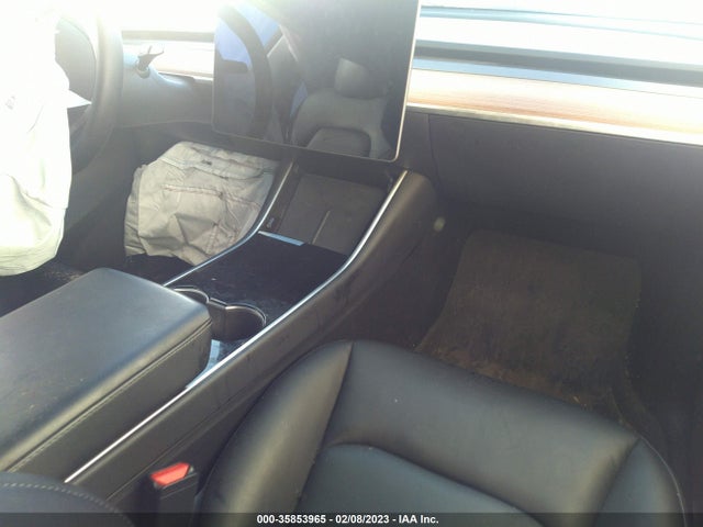 Tesla Model Y Long Range 2021 5YJYGDEE8MF063462 Image 5