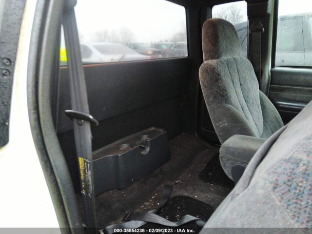 GMC Sonoma Sls 2002 1GTCS19W428227782 Image 9