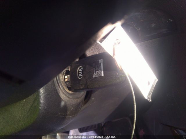 5XYKT3A61EG468809 KIA SORENTO LX
