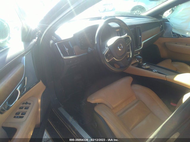 2017 Volvo S90, VIN: YV1A22ML0H1003480