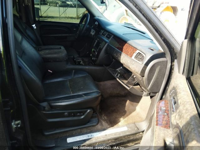 1GKS1EEF8BR193422 GMC YUKON DENALI