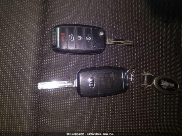 KNDPMCAC0J7448812 KIA Sportage Lx