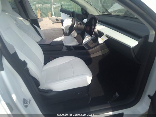 Tesla Model Y Long Range 2022 7SAYGDEE8NF391629 Image 5