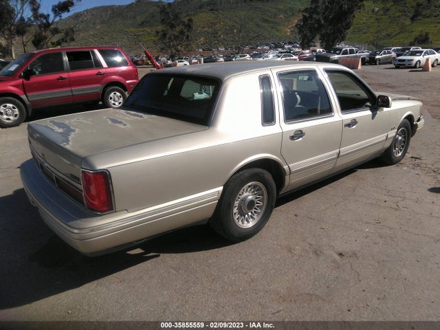 Lincoln Town Car Executive 1997 1LNLM81W7VY749093 Image 6