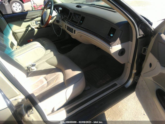 Lincoln Town Car Executive 1997 1LNLM81W7VY749093 Image 7