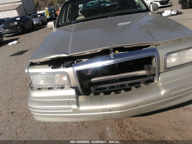 Lincoln Town Car Executive 1997 1LNLM81W7VY749093 Image 8