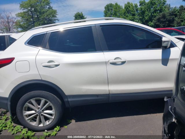 JN1BJ1CP2KW233014 Nissan Rogue Sport Sv