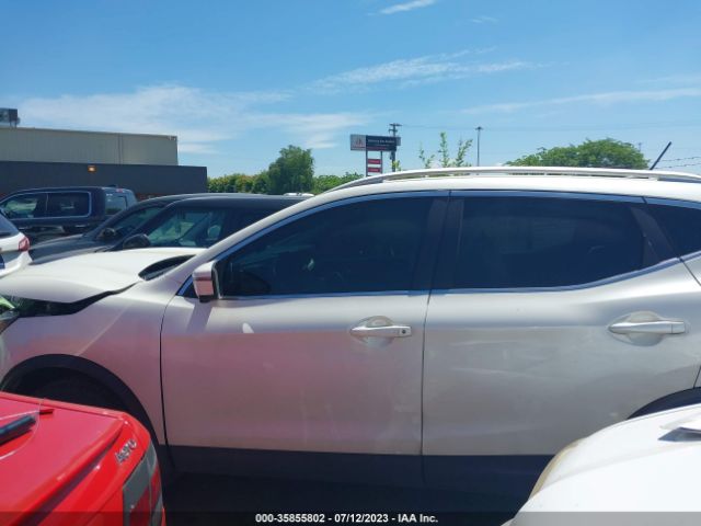 JN1BJ1CP2KW233014 Nissan Rogue Sport Sv