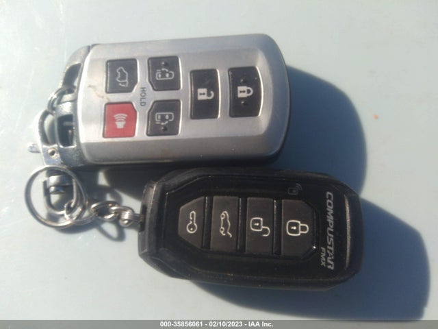 Toyota Sienna Xle Auto Access 2018 5TDYZ3DC4JS953596 Image 3
