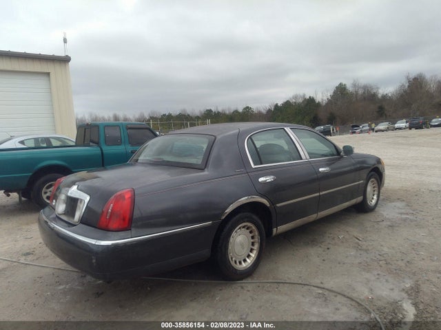 Lincoln Town Car Executive 2001 1LNHM81W51Y651390 Image 5