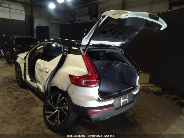2021 Volvo XC40, VIN: YV4162UM9M2427373