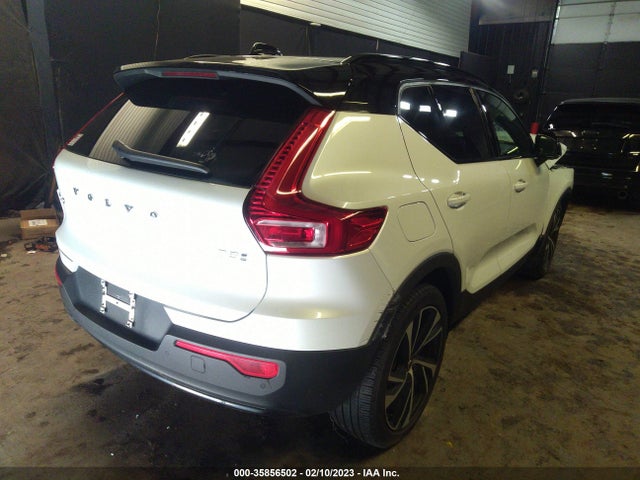 2021 Volvo XC40, VIN: YV4162UM9M2427373