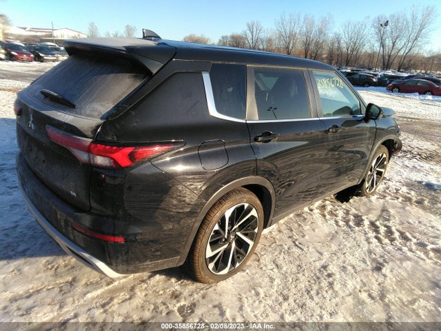 JA4J4UA85NZ065928 Mitsubishi Outlander Se